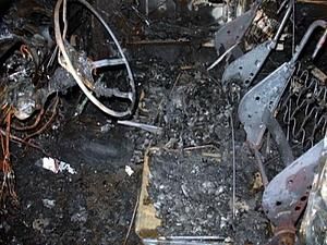 Севастополь: поблизу житлового будинку згоріли чотири машини Севастополь: поблизу житлового будинку згоріли чотири машини