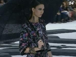 Карл Лагерфельд представив нову колекцію сезону весна-літо 2011 Карл Лагерфельд представив нову колекцію сезону весна-літо 2011