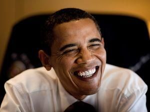 Під час виступу Обами впала президентська емблема (ВІДЕО) Під час виступу Обами впала президентська емблема (ВІДЕО)