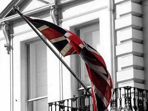 В Ємені прогримів вибух поряд з посольством Великобританії В Ємені прогримів вибух поряд з посольством Великобританії