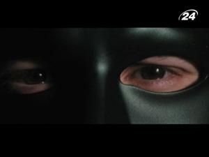 "Зелений Шершень": відчайдуха-журналіст полює на злочинців під прикриттям "Зелений Шершень": відчайдуха-журналіст полює на злочинців під прикриттям