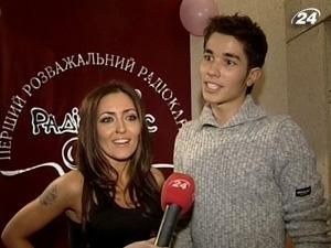 Радіо "Люкс ФМ" продовжує розігрувати взуття для своїх слухачів Радіо "Люкс ФМ" продовжує розігрувати взуття для своїх слухачів