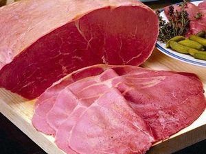 Росія ввела заборону на постачання м'яса та молока з низки компаній України Росія ввела заборону на постачання м'яса та молока з низки компаній України