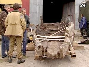 Старовинний байдак знайшли науковці на березі Десни Старовинний байдак знайшли науковці на березі Десни