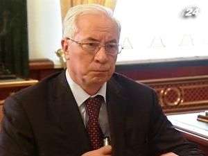 Янукович доручив Азарову перевірити екостан України Янукович доручив Азарову перевірити екостан України