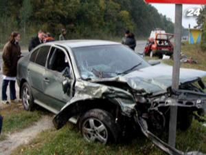Вінниця: водій "Шкоди" на повному ходу протаранив "дев’ятку" Вінниця: водій "Шкоди" на повному ходу протаранив "дев’ятку"