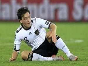 Озіл пропустить матч із Казахстаном? Озіл пропустить матч із Казахстаном?