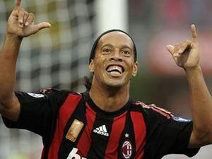 Роналдінью не покине "Мілан" Роналдінью не покине "Мілан"