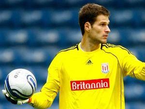 "Каноніри" мають намір придбати голкіпера "Сток Сіті" "Каноніри" мають намір придбати голкіпера "Сток Сіті"