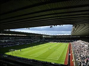 На матчі Україна - Бразилія аншлагу не буде На матчі Україна - Бразилія аншлагу не буде