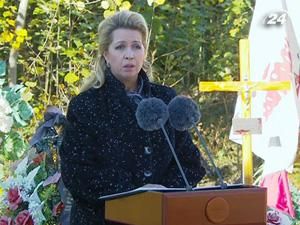 Росія: родичі жертв аварії літака Ту-154 вшанували пам'ять загиблих Росія: родичі жертв аварії літака Ту-154 вшанували пам'ять загиблих