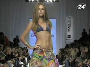 На Lisbon Fashion Week колекцію купальників представила Cia Maritima