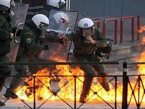 Греція: суд визнав винним поліцейського, який в 2008 році вбив 15-річного школяра Греція: суд визнав винним поліцейського, який в 2008 році вбив 15-річного школяра