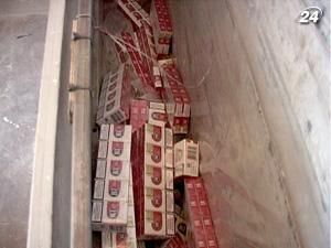 У пункті пропуску “Рава-Руська-Гребенне” митники вилучили 15 тис. пачок сигарет У пункті пропуску “Рава-Руська-Гребенне” митники вилучили 15 тис. пачок сигарет