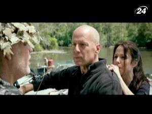 "RED": минуле несподівано вривається у життя Френка "RED": минуле несподівано вривається у життя Френка