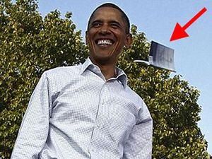 У Барака Обаму кинули книгою (ВІДЕО) У Барака Обаму кинули книгою (ВІДЕО)