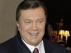 Янукович звільнив двох генералів Янукович звільнив двох генералів