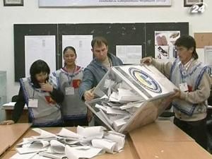 У Киргизстані відбулися перші демократичні вибори до парламенту У Киргизстані відбулися перші демократичні вибори до парламенту