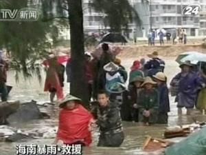 Через повінь евакуювали півмільйона китайців Через повінь евакуювали півмільйона китайців