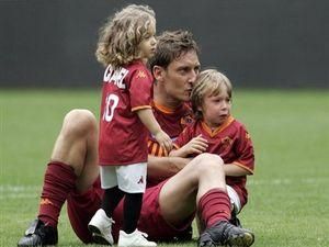 Тотті гратиме в основі? Тотті гратиме в основі?