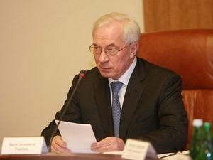 Азаров скасовує платні послуги у вузах