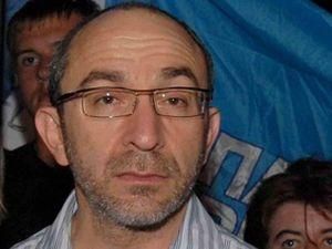 Кернес попав під яєчний обстріл Кернес попав під яєчний обстріл