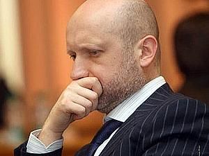 Турчинов: Кабмін намагається компенсувати розбалансований бюджет емісією Турчинов: Кабмін намагається компенсувати розбалансований бюджет емісією