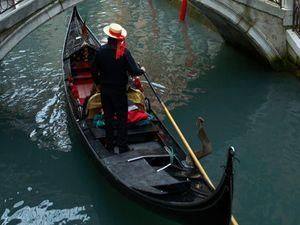 Венеціанці просять ЮНЕСКО захистити гондоли Венеціанці просять ЮНЕСКО захистити гондоли