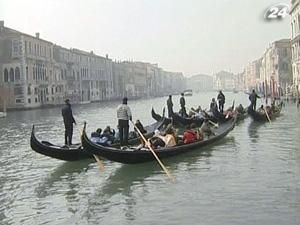 Венеція просить ЮНЕСКО визнати гондоли світовою спадщиною Венеція просить ЮНЕСКО визнати гондоли світовою спадщиною