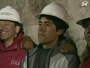 В Чилі успішно завершилася операція з порятунку 33 шахтарів - 14 жовтня 2010 - Телеканал новин 24 В Чилі успішно завершилася операція з порятунку 33 шахтарів - 14 жовтня 2010 - Телеканал новин 24