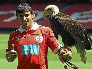 "Бенфіка" хоче викупити Сальвіо у "Атлетіко" "Бенфіка" хоче викупити Сальвіо у "Атлетіко"