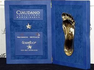 Тотті через золоту ногу ледь не поламав свої Тотті через золоту ногу ледь не поламав свої