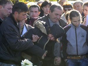 Сьогодні поховали 28 жертв автокатастрофи у Марганці (ФОТО) Сьогодні поховали 28 жертв автокатастрофи у Марганці (ФОТО)