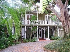 У США продали маєток відомого афериста Бернарда Медоффа У США продали маєток відомого афериста Бернарда Медоффа