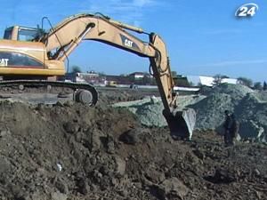 У Львові на місці нового аеропорту до Євро-2012 знайшли бомби У Львові на місці нового аеропорту до Євро-2012 знайшли бомби