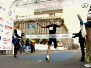 У столиці відбувся перший Київський міжнародний марафон У столиці відбувся перший Київський міжнародний марафон