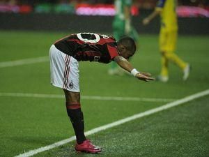 "Мілан" виходить на першу сходинку. Відео "Мілан" виходить на першу сходинку. Відео