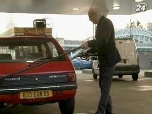 У Франції створили штаб із боротьби з нестачею палива - 18 жовтня 2010 - Телеканал новин 24 У Франції створили штаб із боротьби з нестачею палива - 18 жовтня 2010 - Телеканал новин 24