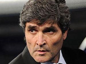 Хуанде Рамос заборонив гравцям "Дніпра" покидати базу Хуанде Рамос заборонив гравцям "Дніпра" покидати базу