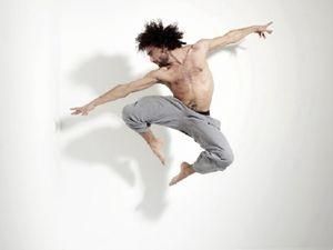 Мадонна зрадила Ісусу з танцюристом Мадонна зрадила Ісусу з танцюристом