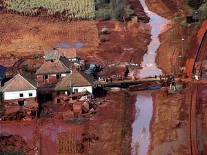 За добу "червоний шлам" буде в Україні За добу "червоний шлам" буде в Україні