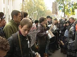 Країною прокотилася низка мітингів проти двомовності Країною прокотилася низка мітингів проти двомовності