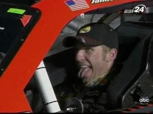 Джеммі Макмюррей святкує третю перемогу в сезоні Джеммі Макмюррей святкує третю перемогу в сезоні