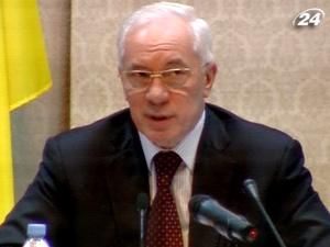 Азаров запросив іноземних спостерігачів на вибори Азаров запросив іноземних спостерігачів на вибори