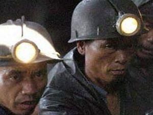 У Китаї з шахти підняли тіла останніх 5 загиблих гірників У Китаї з шахти підняли тіла останніх 5 загиблих гірників