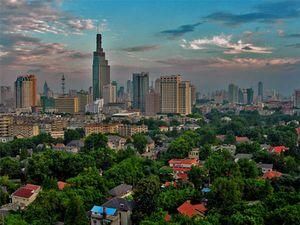 На сході Китаю горить хімічний завод На сході Китаю горить хімічний завод