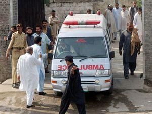 У Пакистані невідомі розстріляли натовп, загинули 12 чоловік У Пакистані невідомі розстріляли натовп, загинули 12 чоловік