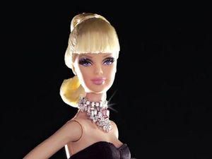 У Нью-Йорку продали ляльку Barbie за 308 тис. доларів У Нью-Йорку продали ляльку Barbie за 308 тис. доларів