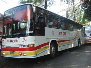 На Філіппінах підірвали пасажирський автобус: 7 людей загинули на місці На Філіппінах підірвали пасажирський автобус: 7 людей загинули на місці