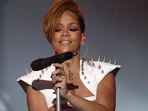 Ріанна звільнила менеджера і пішла до Jay-Z Ріанна звільнила менеджера і пішла до Jay-Z